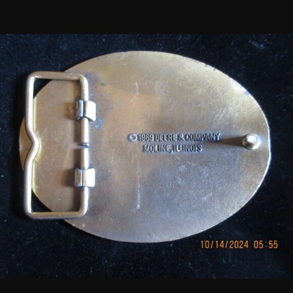 1989 John Deere New Five Series Round Balers Belt Buckle Moline, Illinois - Picture 2 of 3